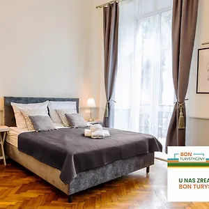 Angel House Apart Otel Krakow