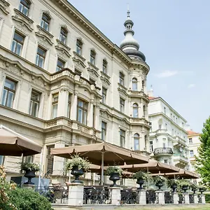https://le-palais-art-hotel-prague.praguehotelsweb.com